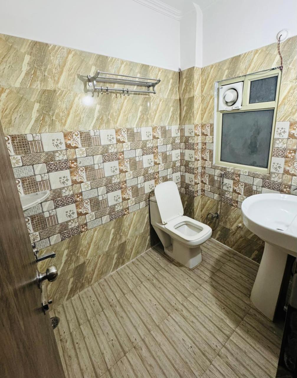 Hotel Pearl Inn Rudrapur Luaran gambar