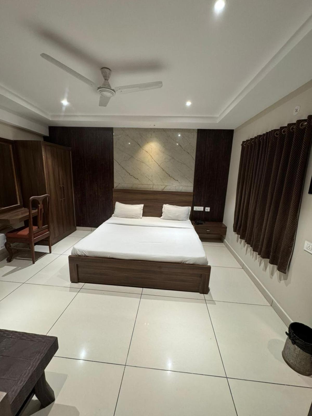 Hotel Pearl Inn Rudrapur Luaran gambar